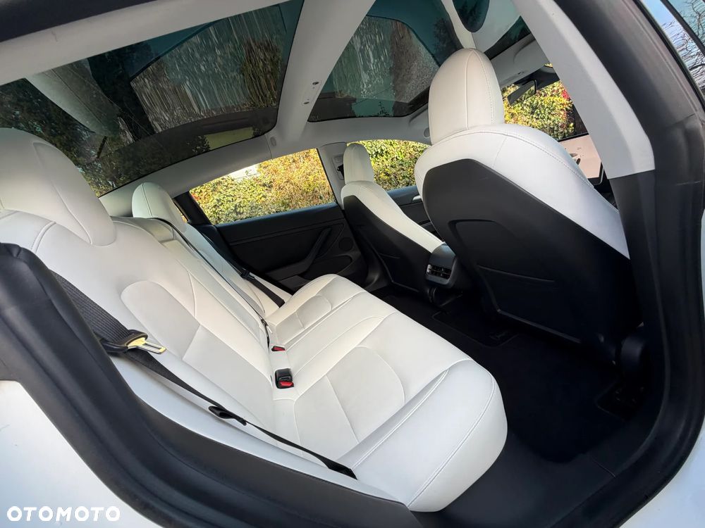 Tesla Model 3 RWD - 31