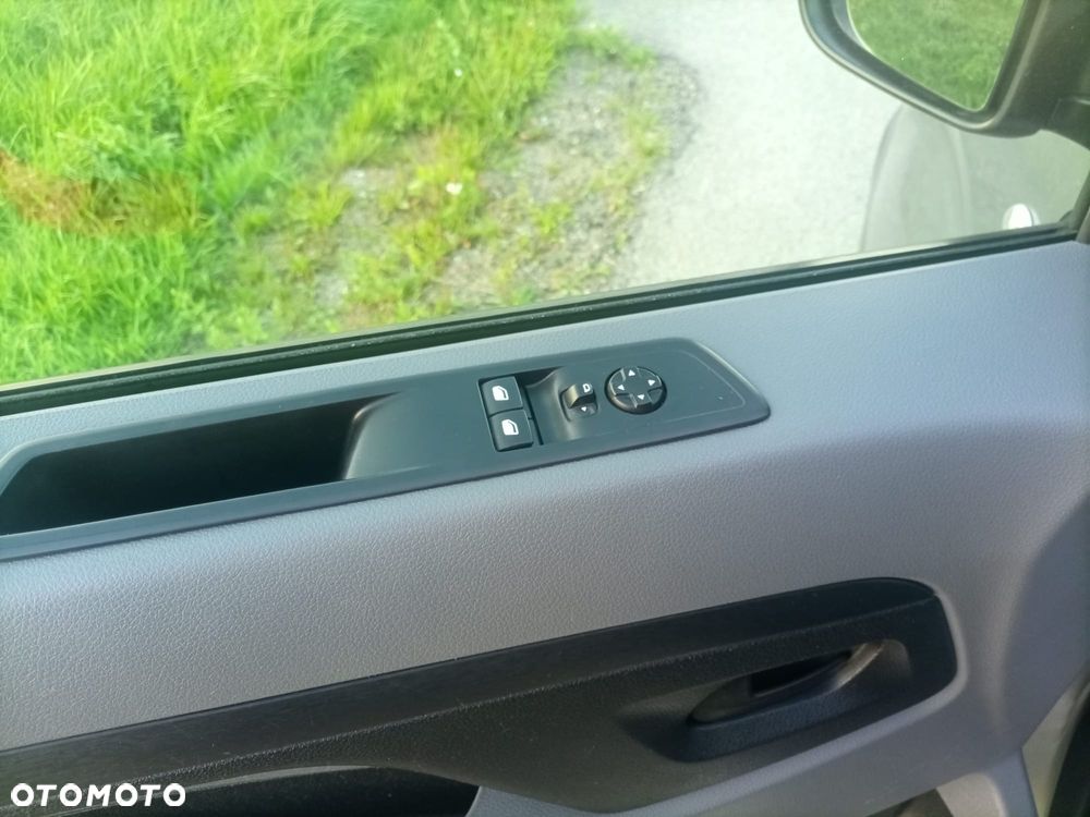 Opel Vivaro - 16