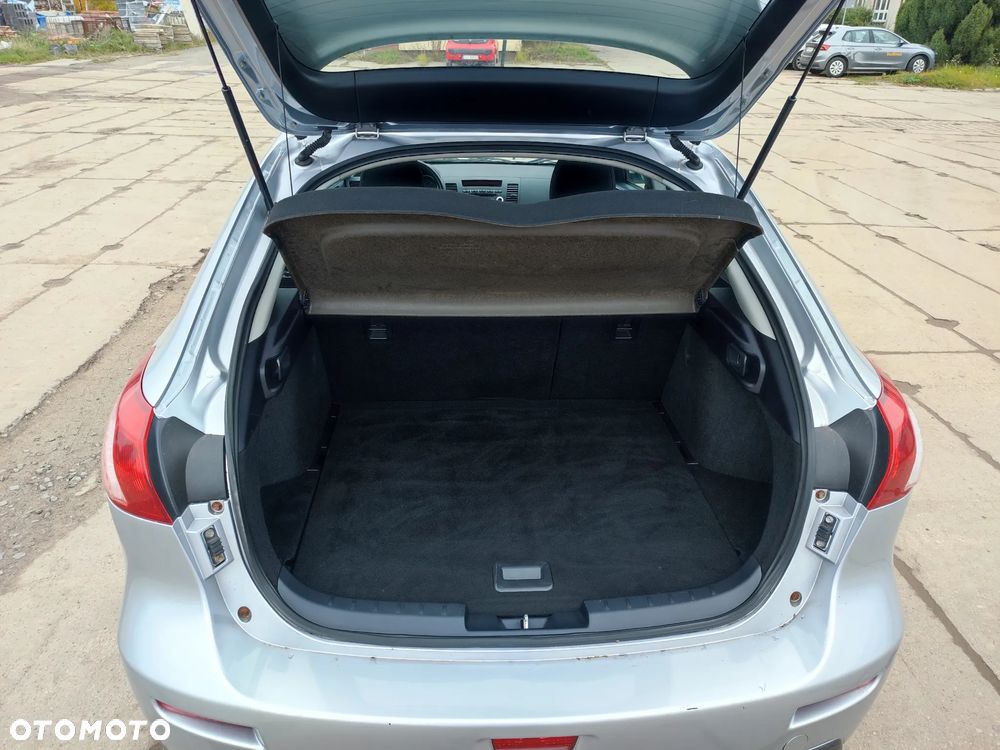 Mitsubishi Lancer - 12