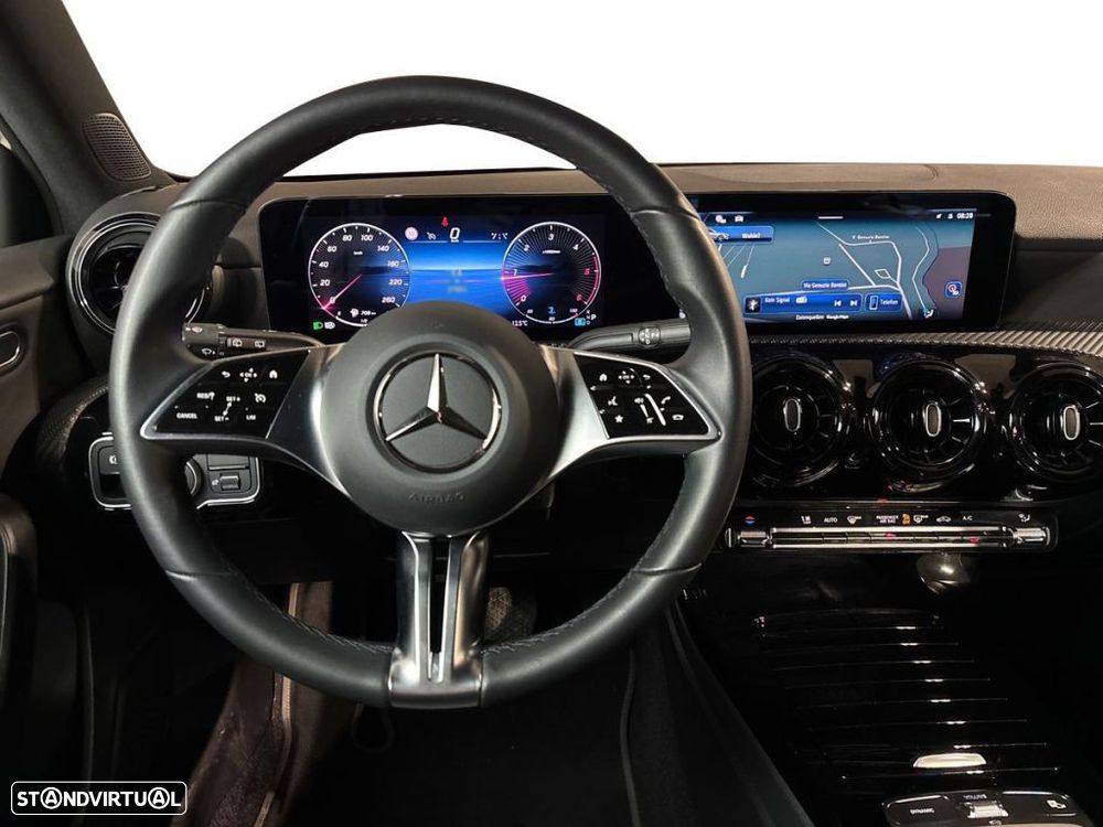 Mercedes-Benz A 200 Style Plus Aut. - 11