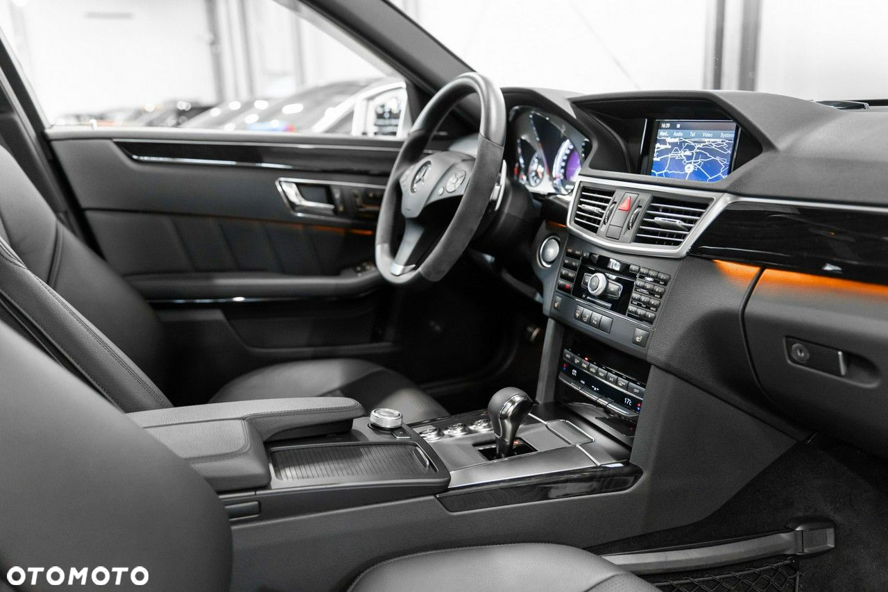 Mercedes-Benz Klasa E 63 AMG AMG Speedshift 7G-MCT - 30