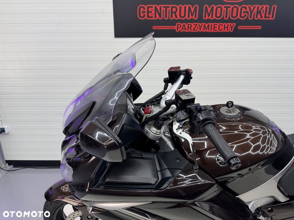 Yamaha FJR - 36
