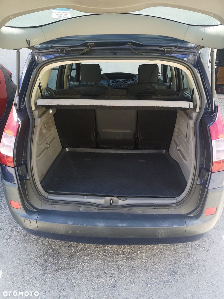 Renault Scenic - 8