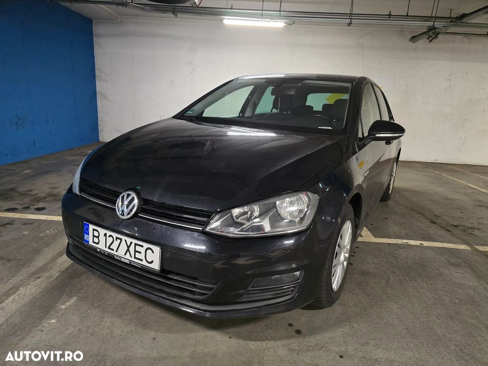 Volkswagen Golf - 1