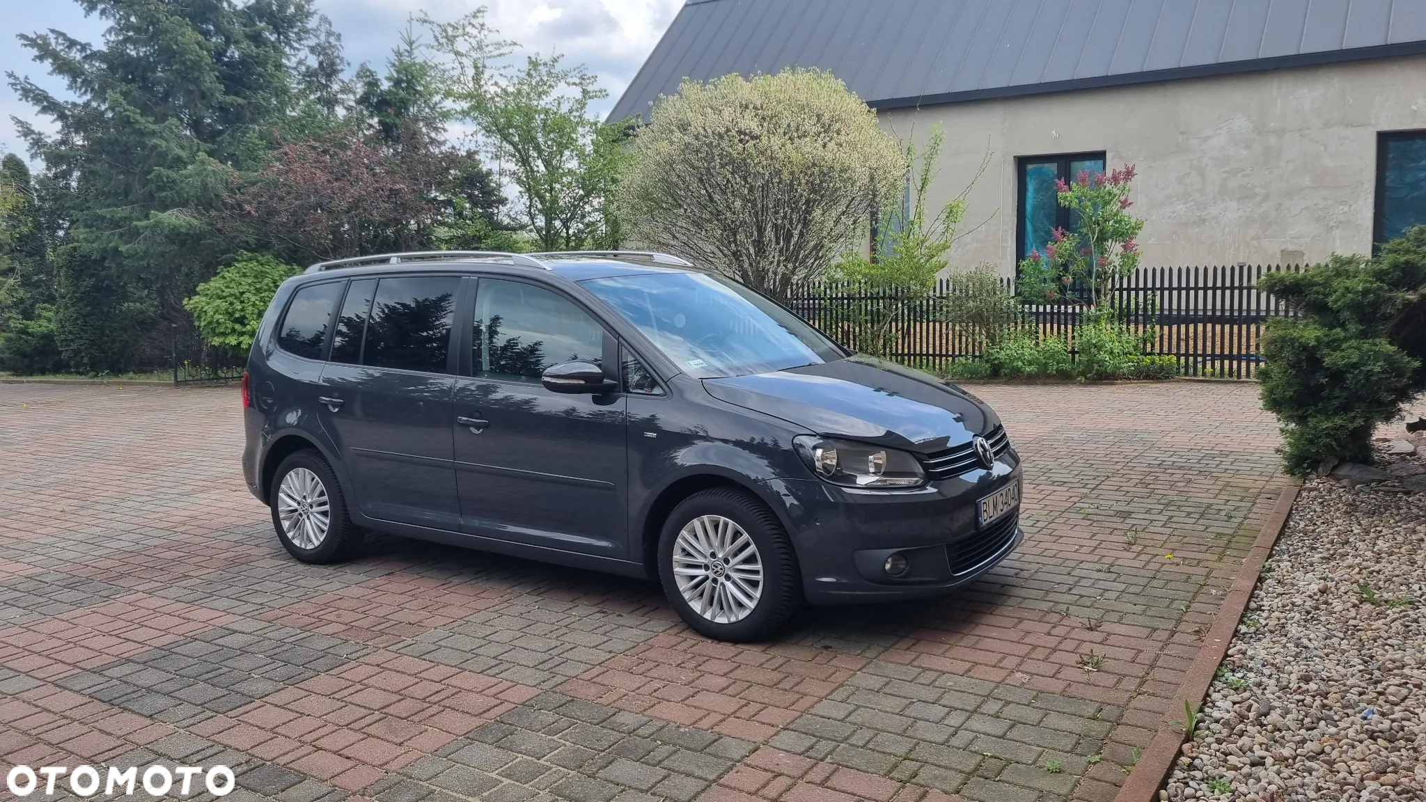 Volkswagen Touran - 2