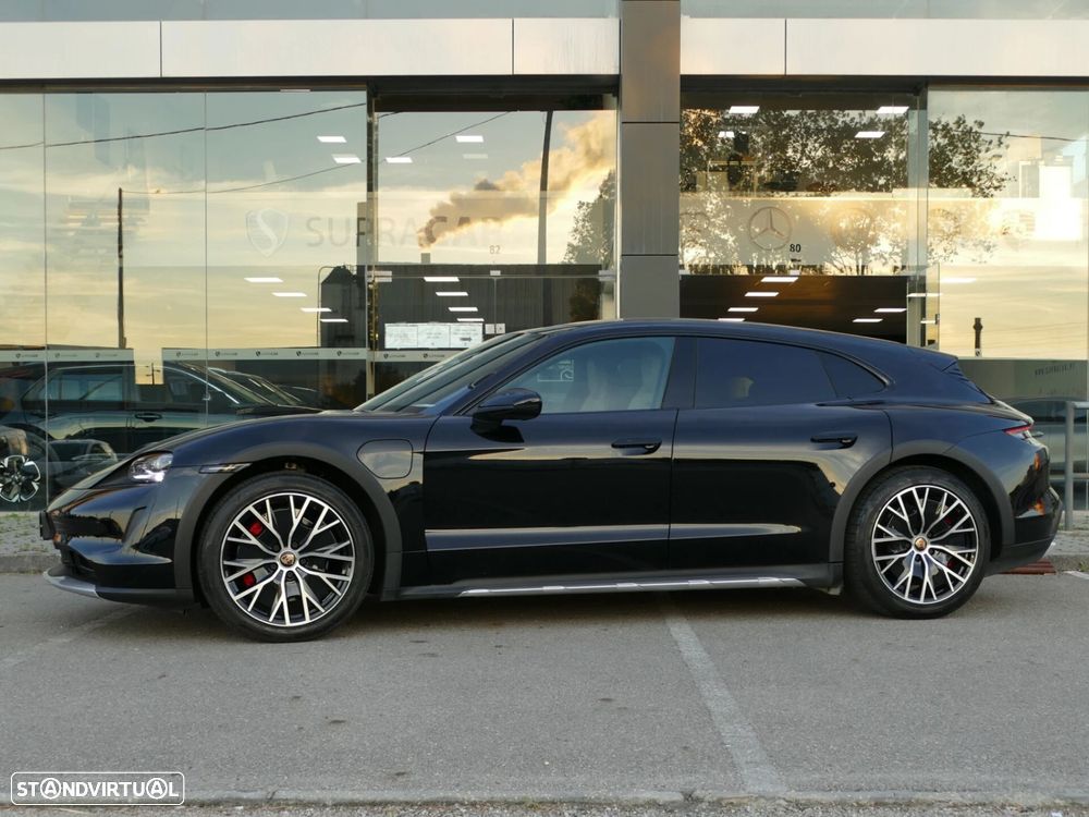 Porsche Taycan Cross Turismo 4S - 38