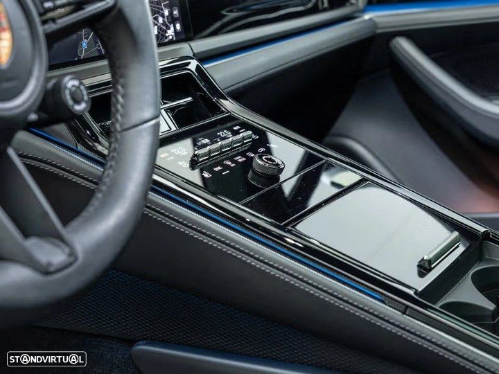Porsche Panamera 4 E-Hybrid - 15