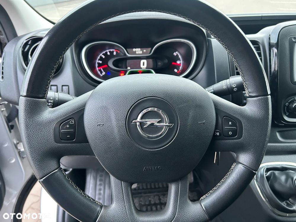 Opel Vivaro L2H1 2,9t Elegance Business - 17