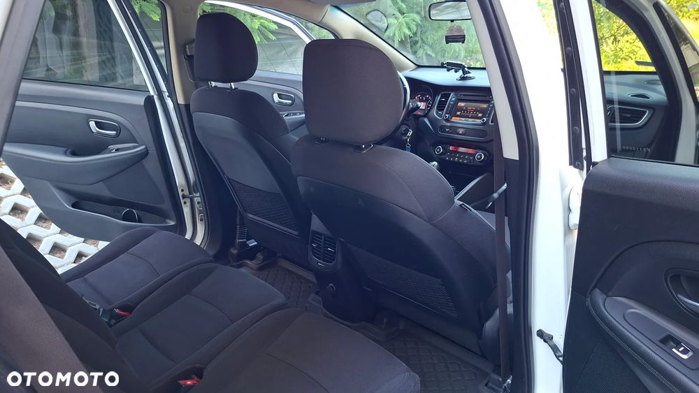 Kia Carens 1.7 CRDi XL 7os - 25