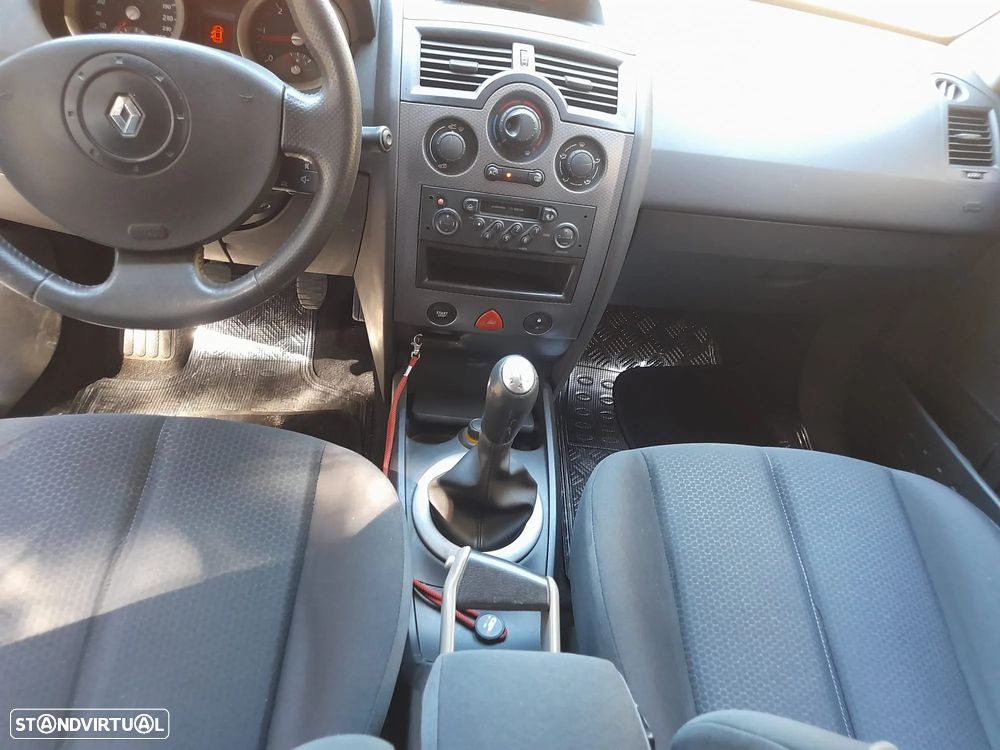 Renault Mégane 1.5 dCi Confort Expression - 9
