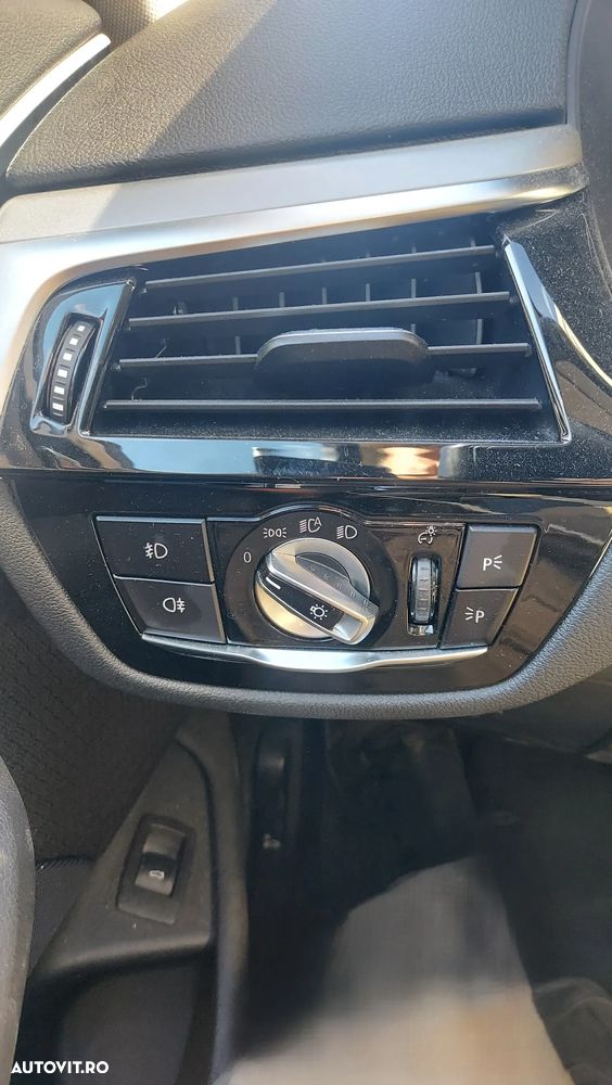 BMW Seria 5 520d xDrive Touring Aut. - 11