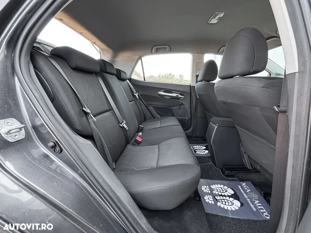 Toyota Auris - 10