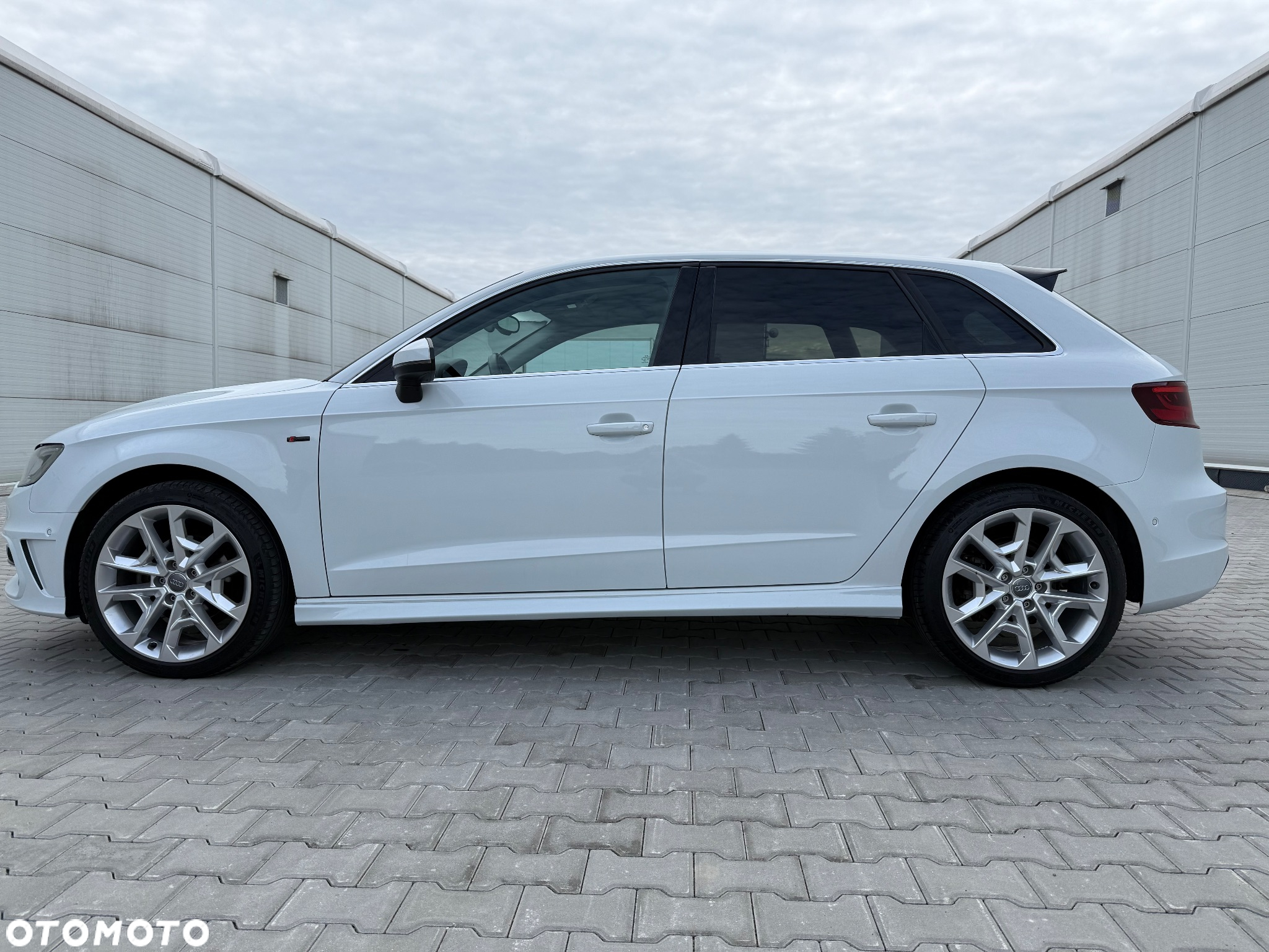 Audi A3 Sportback 1.4 TFSI S tronic S line Sportpaket - 8