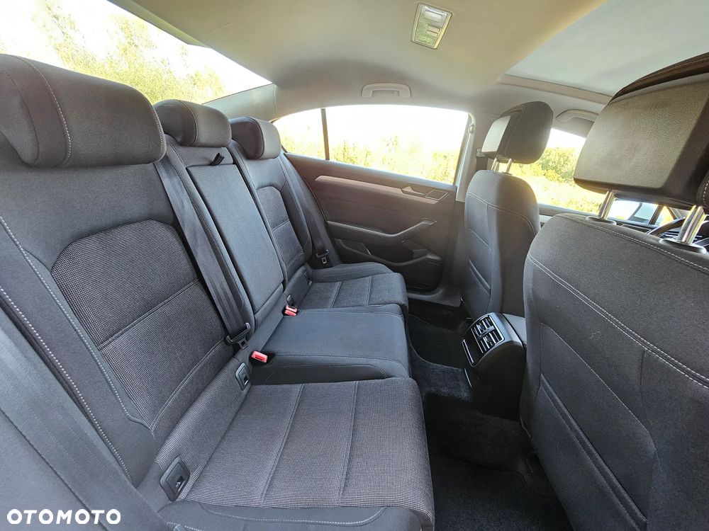 Volkswagen Passat 2.0 TDI BMT Comfortline - 29