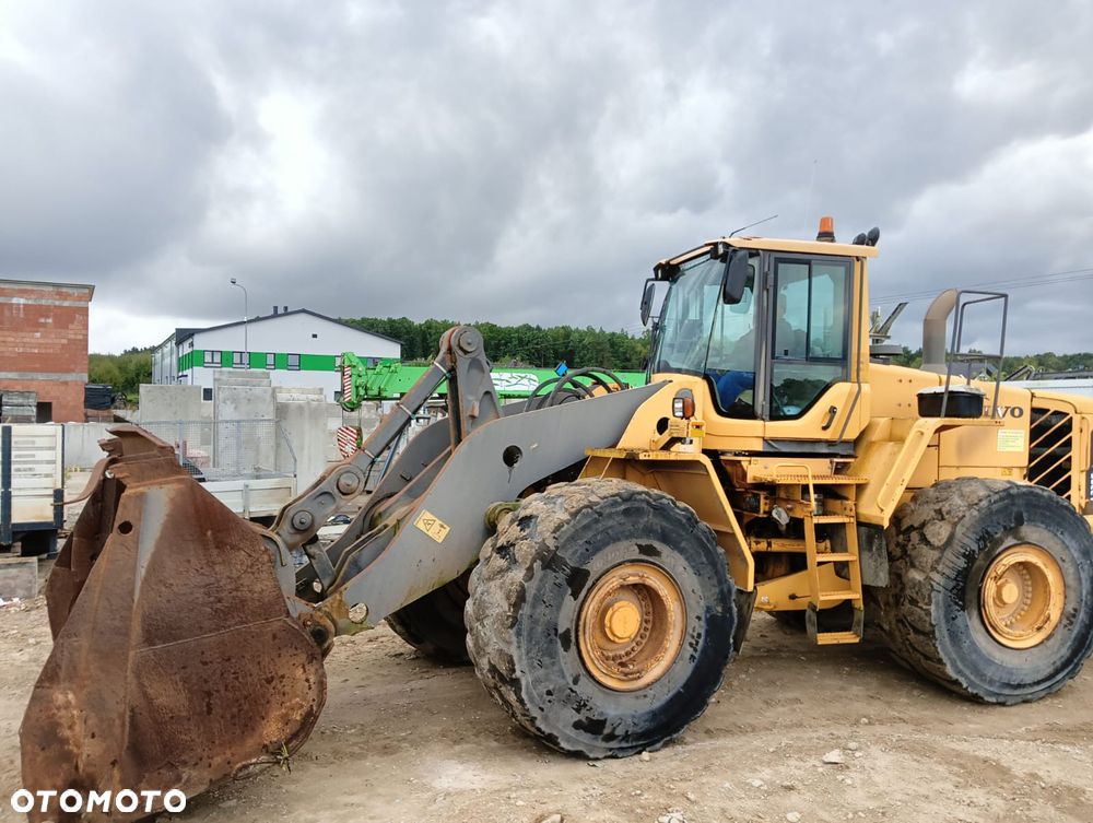 Volvo L220F - 1