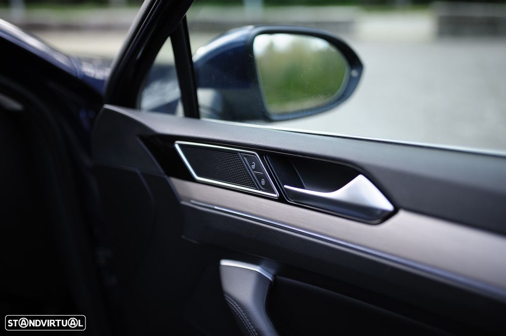 VW Passat Variant - 12