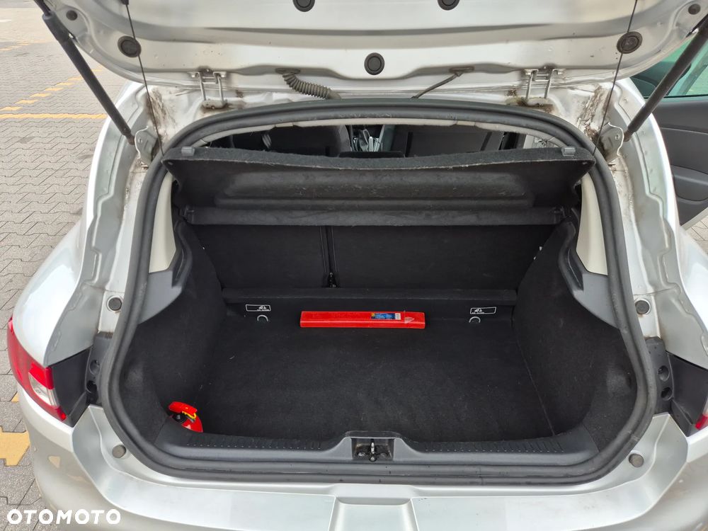 Renault Clio 1.2 16V Alize - 19
