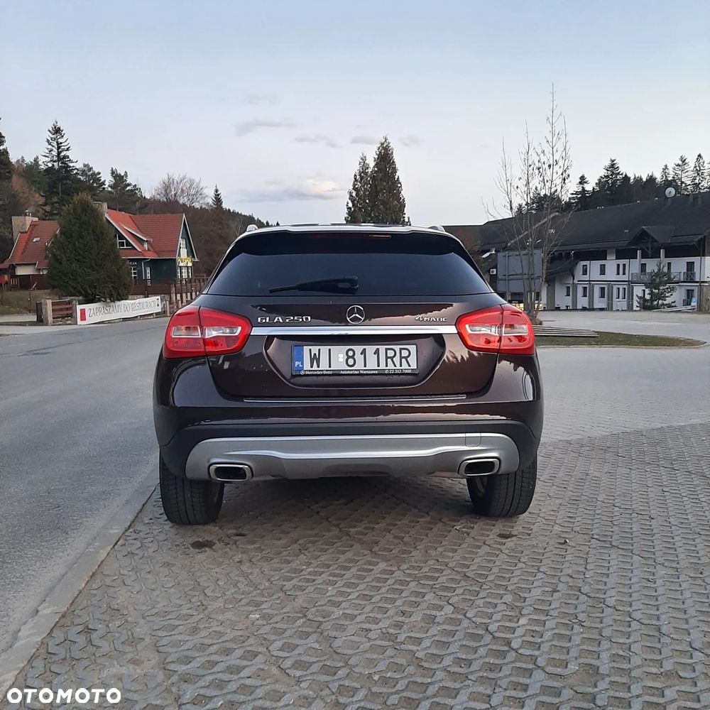 Mercedes-Benz GLA 250 4-Matic - 6
