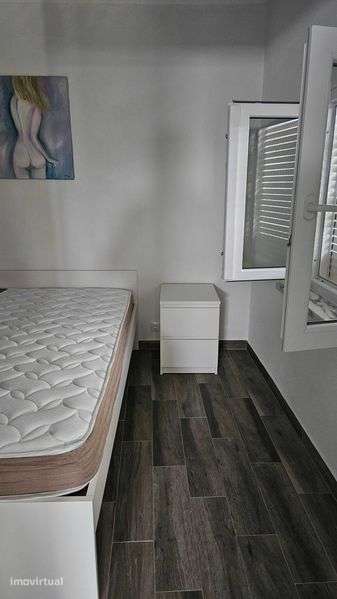 Apartamento com quarto, wc, sala e cozinha. Disponivel em OUTUBRO - Grande imagem: 3/5