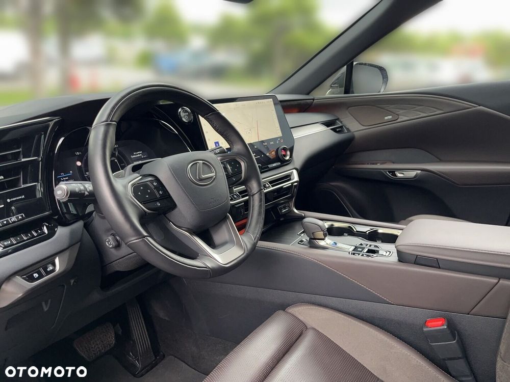 Lexus RX 450h+ Omotenashi - 5