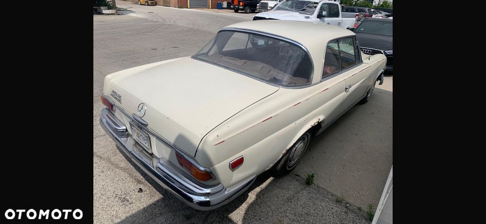 Mercedes-Benz W111 - 4