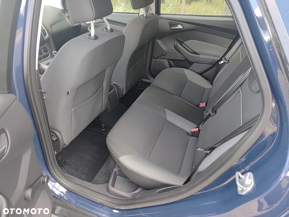Ford Focus SW - 18