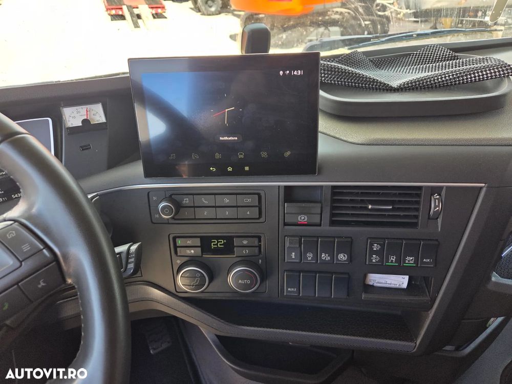 Volvo FH 500, 2022, 543.610km, rulata in GERMANIA, 2 paturi, Aeropachet spoilere cabina, spoilere sasiu, 2 rezervoare, Frigider, Aer conditionat STATIONARE, CIV, anv Michelin 70% ok, Automata, Navigatie, posibilitate leasing-PROMOTIE 53.900 EUR+Tva - 34