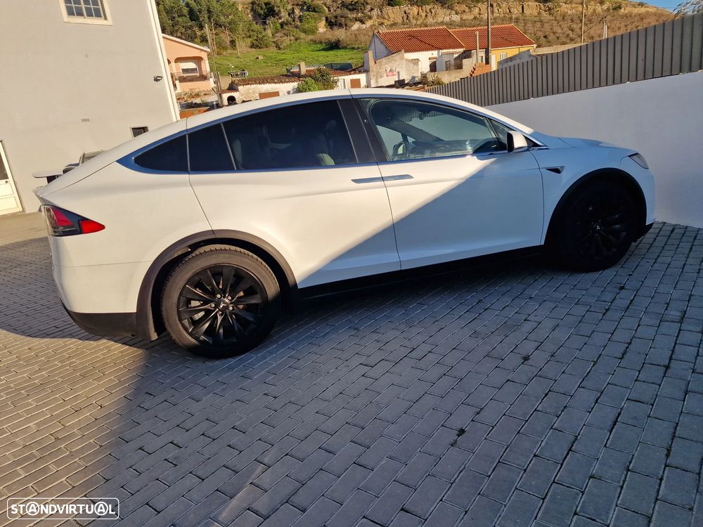 Tesla Model X 100D - 12
