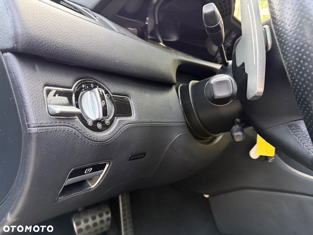 Mercedes-Benz CL 63 AMG 7G-TRONIC - 32