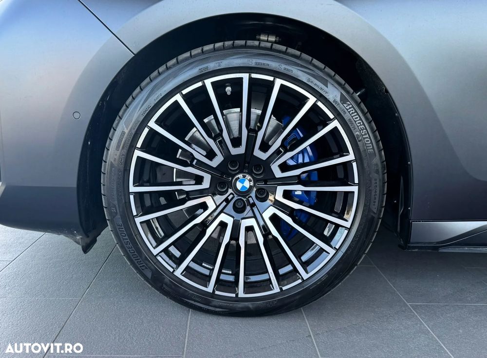 BMW Seria 7 740d xDrive MHEV - 8