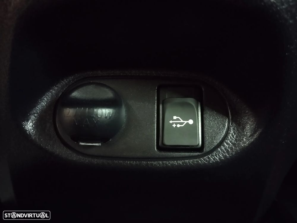 Toyota Yaris 1.5 HSD Square Collec.White - 34