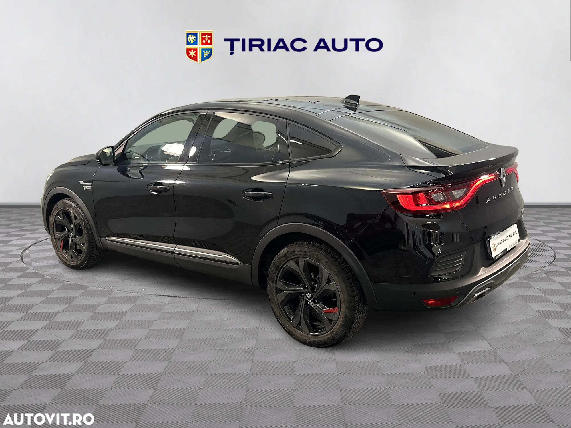 Renault Arkana E-TECH Hybrid RS Line - 3