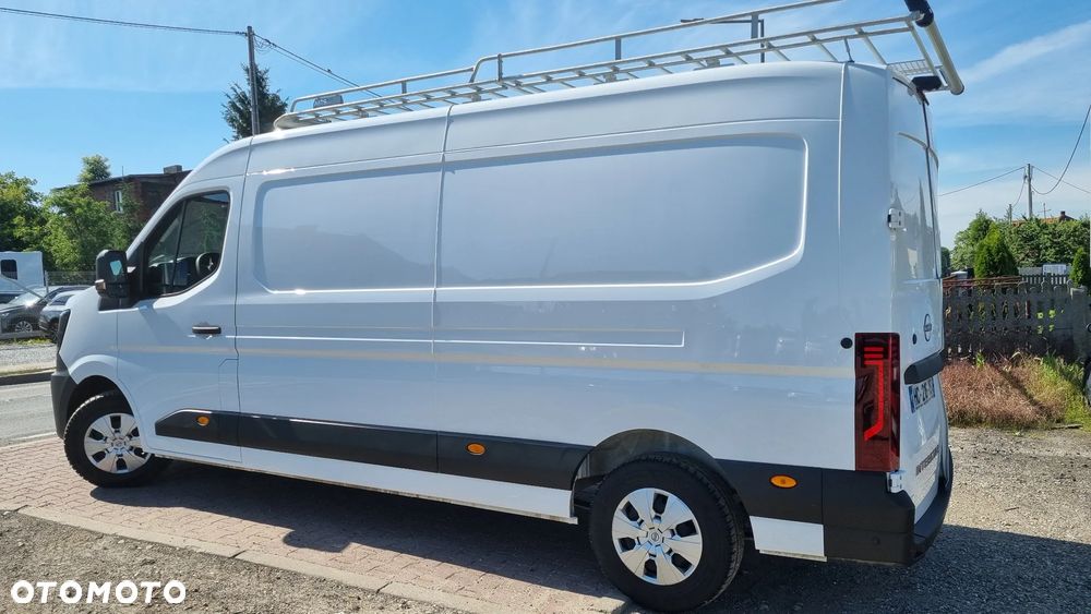 Nissan INTERSTAR - 2