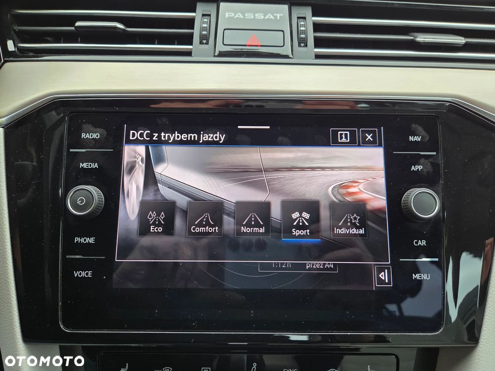 Volkswagen Passat 2.0 TDI 4Mot Elegance DSG - 26