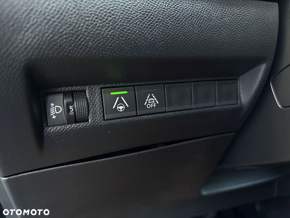 Peugeot 2008 1.5 BlueHDi Allure Pack S&S EAT8 - 29