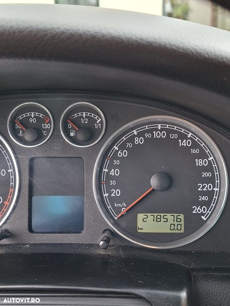 Volkswagen Passat 1.6 Family - 6