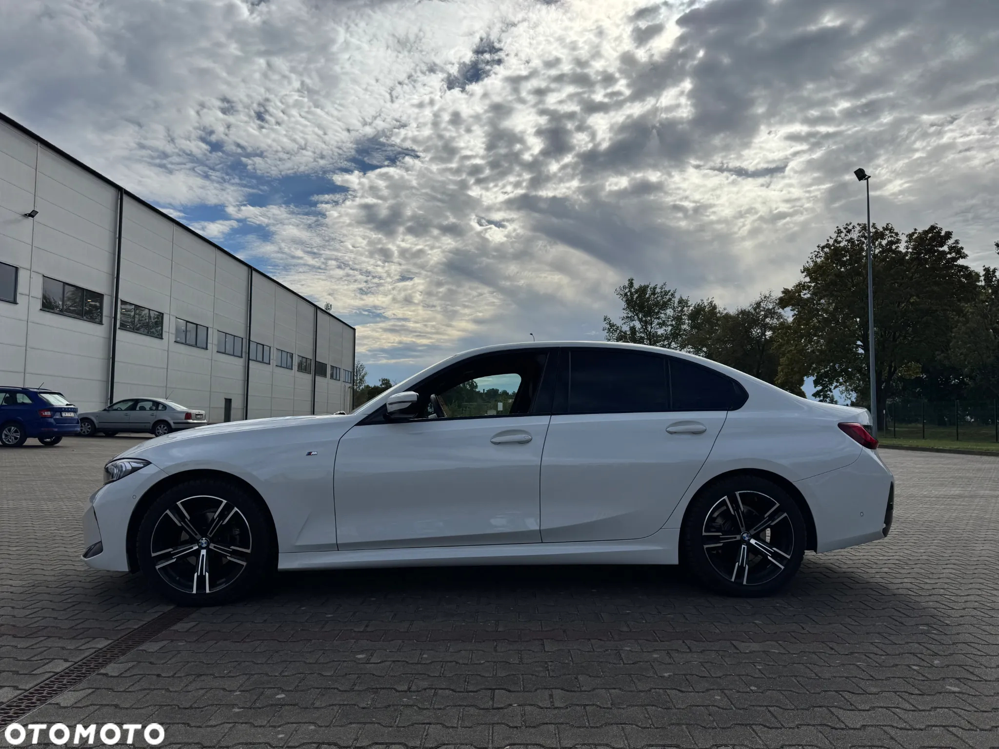 BMW Seria 3 318i - 18