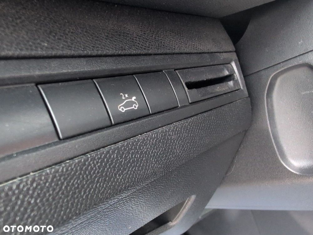 Peugeot 3008 1.5 BlueHDi Allure Pack S&S EAT8 - 13