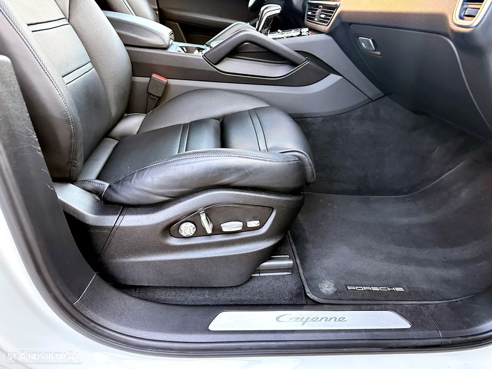 Porsche Cayenne E-Hybrid - 26