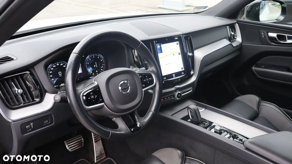 Volvo XC 60 B5 B AWD R-Design - 13