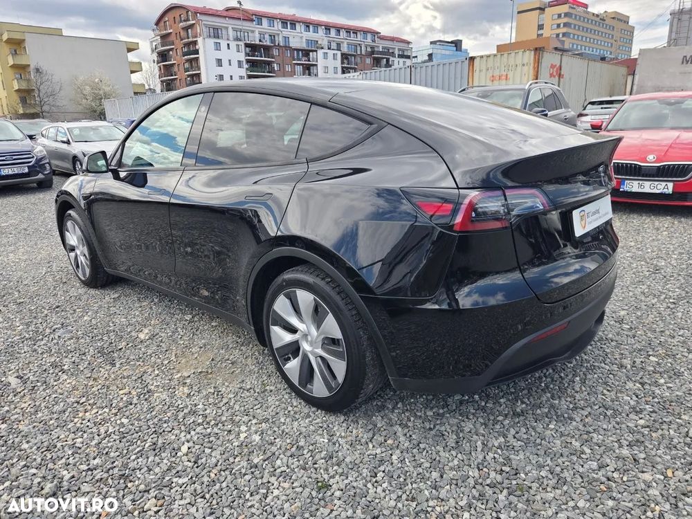 Tesla Model Y RWD - 4