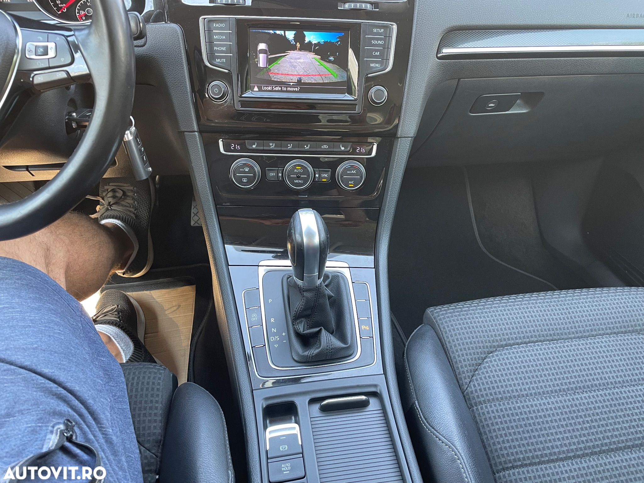 Volkswagen Golf - 8