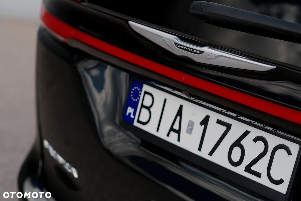 Chrysler Pacifica - 15