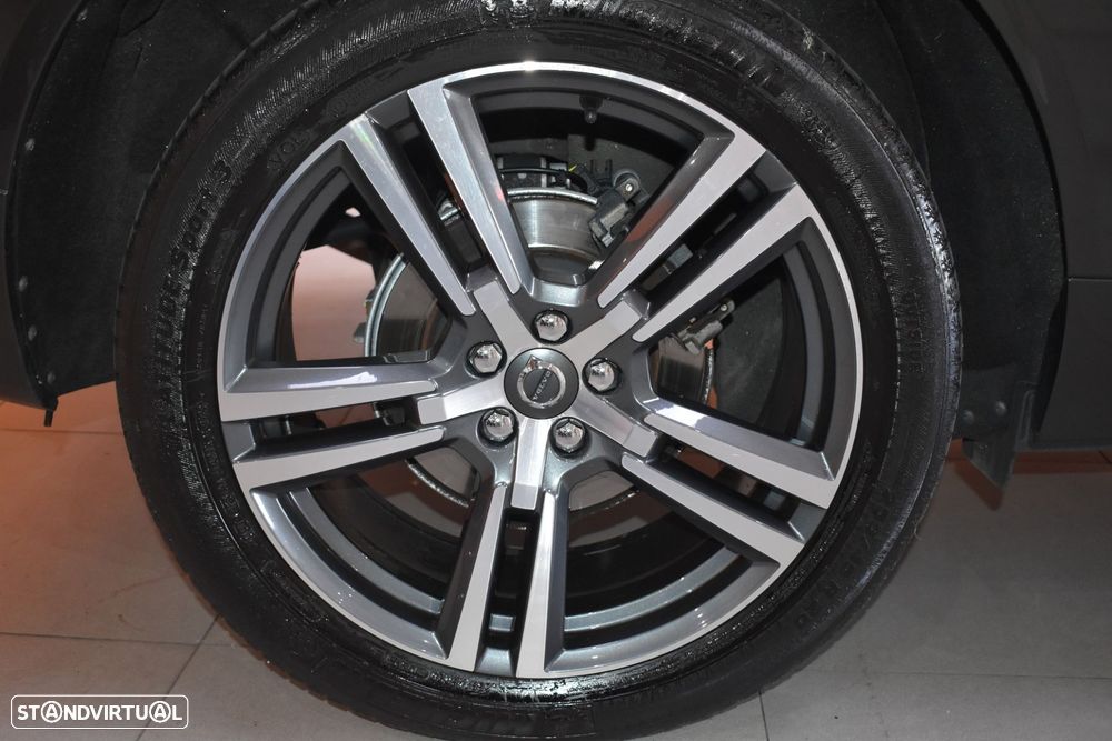Volvo XC 60 2.0 D4 Inscription AWD Geartronic - 14
