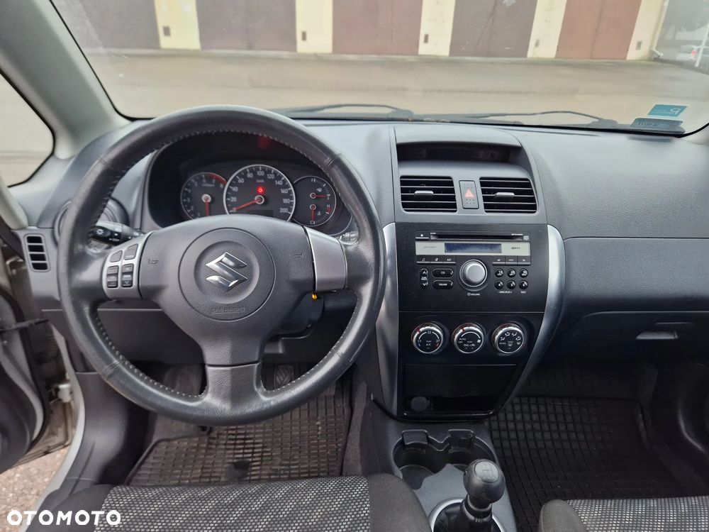 Suzuki SX4 1.6 GS / Premium - 16
