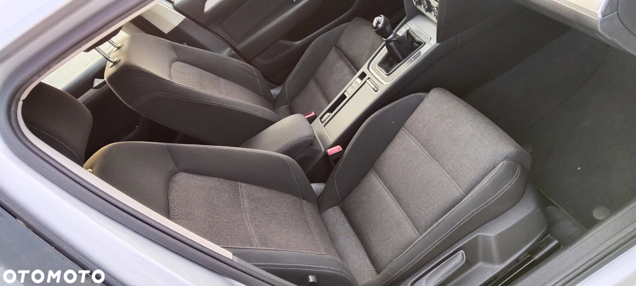 Volkswagen Passat Variant 2.0 TDI (BlueMotion Technology) Comfortline - 13