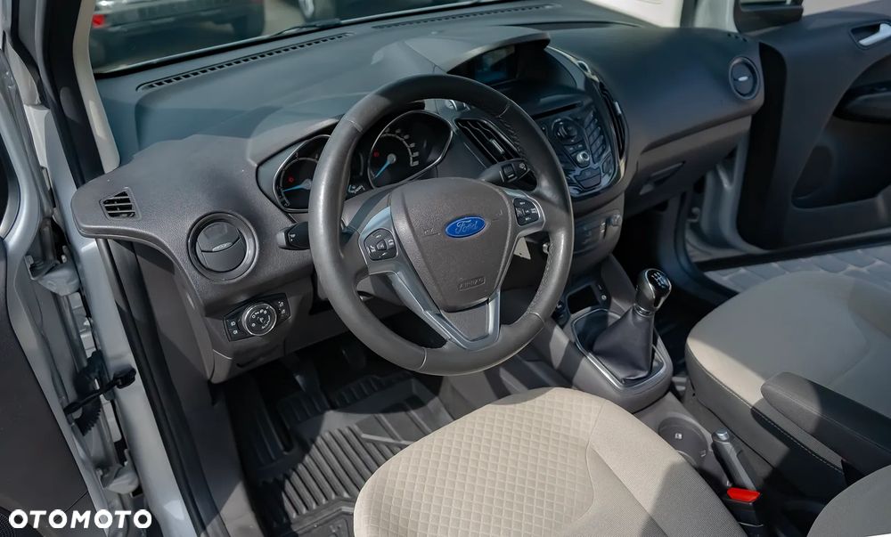 Ford Tourneo Courier 1.5 TDCi S&S Ambiente - 19
