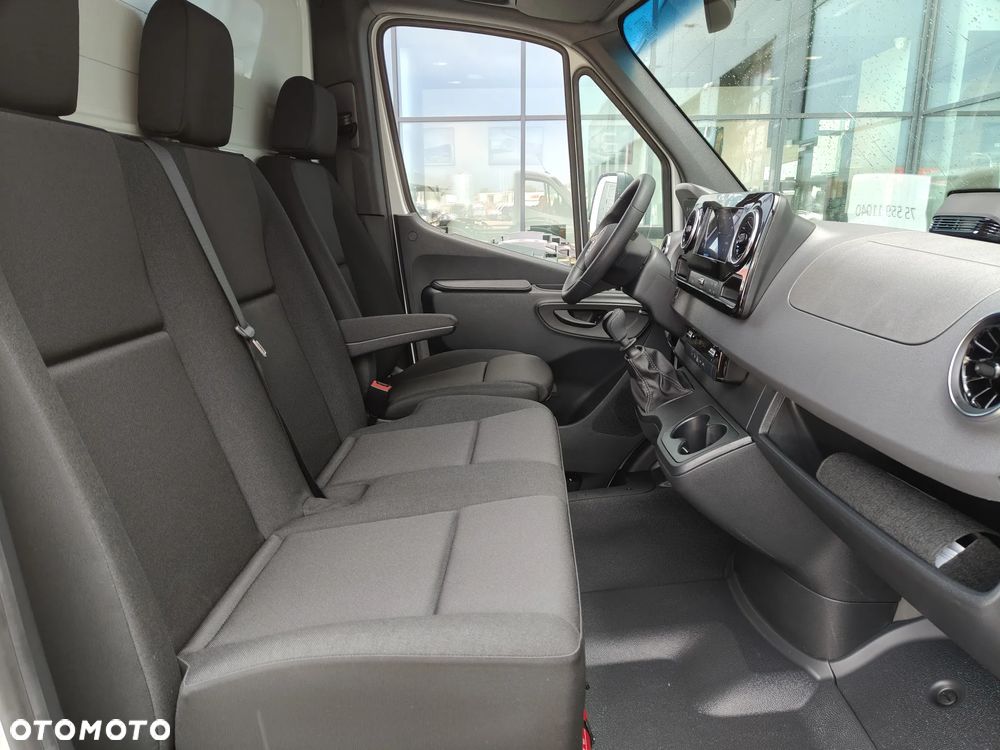 Mercedes-Benz Sprinter - 10