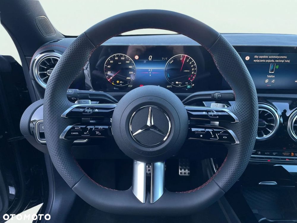 Mercedes-Benz CLA - 24
