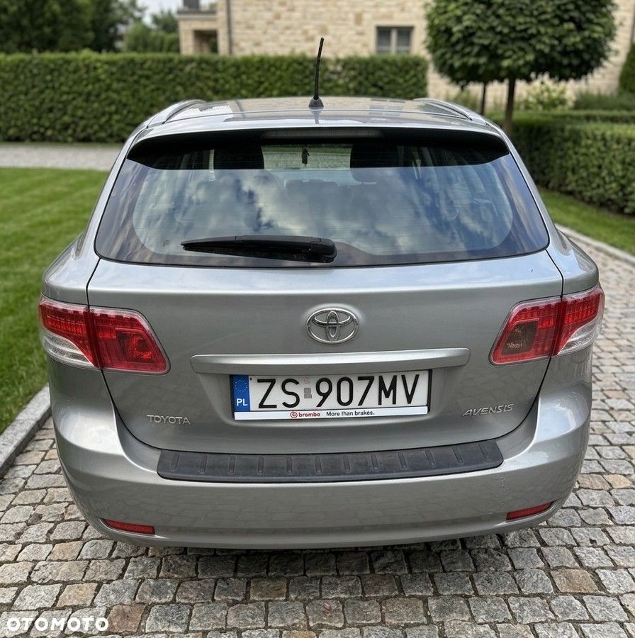 Toyota Avensis 1.8 Luna - 4